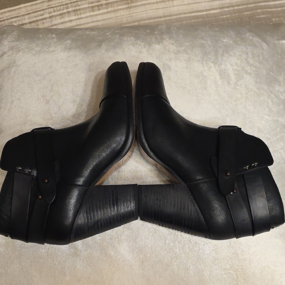 rag & bone Black Leather Ankle Booties